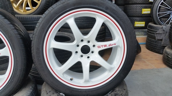 ขายล้อ GTR 17 หน้า7.5 ET42 4รู100-114 พร้อมยาง 4 ล้อ