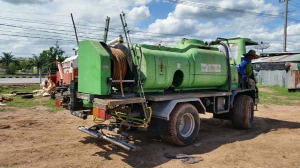 รถฉีดพ่นยา ขนาดใหญ่ ความจุ 1,500 ลิตร นำเข้าญี่ปุ่น พร้อมใช้งาน สภาพสวยๆ