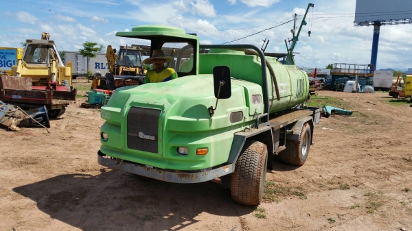 รถฉีดพ่นยา ขนาดใหญ่ ความจุ 1,500 ลิตร นำเข้าญี่ปุ่น พร้อมใช้งาน สภาพสวยๆ