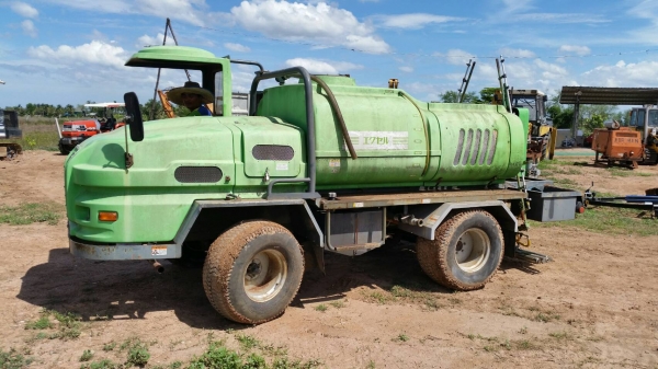 รถฉีดพ่นยา ขนาดใหญ่ ความจุ 1,500 ลิตร นำเข้าญี่ปุ่น พร้อมใช้งาน สภาพสวยๆ