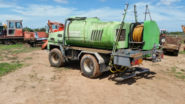 รถฉีดพ่นยา ขนาดใหญ่ ความจุ 1,500 ลิตร นำเข้าญี่ปุ่น พร้อมใช้งาน สภาพสวยๆ รถฉีดพ่นยา ขนาดใหญ่ ความจุ 1,500 ลิตร นำเข้าญี่ปุ่น พร้อมใช้งาน สภาพสวยๆ