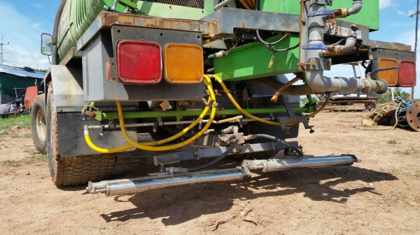 รถฉีดพ่นยา ขนาดใหญ่ ความจุ 1,500 ลิตร นำเข้าญี่ปุ่น พร้อมใช้งาน สภาพสวยๆ รถฉีดพ่นยา ขนาดใหญ่ ความจุ 1,500 ลิตร นำเข้าญี่ปุ่น พร้อมใช้งาน สภาพสวยๆ