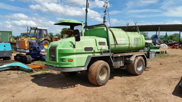 รถฉีดพ่นยา ขนาดใหญ่ ความจุ 1,500 ลิตร นำเข้าญี่ปุ่น พร้อมใช้งาน สภาพสวยๆ รถฉีดพ่นยา ขนาดใหญ่ ความจุ 1,500 ลิตร นำเข้าญี่ปุ่น พร้อมใช้งาน สภาพสวยๆ