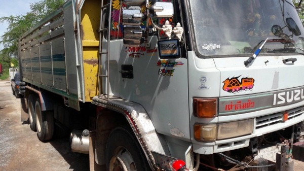 จองแล้วครับ อีซูชุ ร็อค FVZ195โบว์อินเตอร์ เกียร์ฟูลเลอร์ 2เพาใหญ่ ช่วงล่างเดก้า ดั้มกะบะมีเนียม สภาพดีสวยเดิมๆพร้อมใช้ ทะเบียนพร้อมโอน