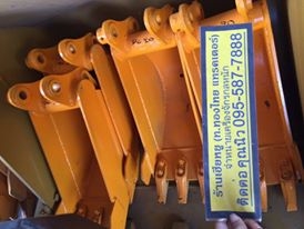 บุ้งกี๋ใหม่ KOMATSU PC20 PC30 ปากแคบ บุ้งกี๋พร้อมปีกแก้ม พร้อมฟัน  บุ้งกี๋รถแบคโฮทุกรุ่น มีของพร้อมส่ง