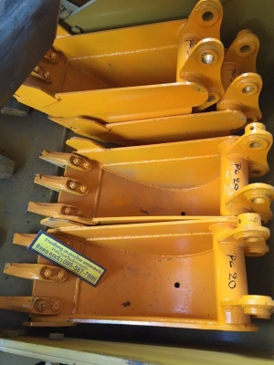 บุ้งกี๋ใหม่ KOMATSU PC20 PC30 ปากแคบ บุ้งกี๋พร้อมปีกแก้ม พร้อมฟัน  บุ้งกี๋รถแบคโฮทุกรุ่น มีของพร้อมส่ง
