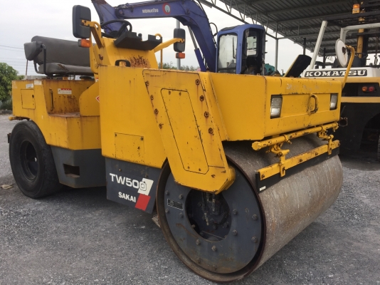 ขายรถบด5ตันSAKAIรุ่นTW500หน้าเหล็กหลังยาง4เส้นนำเข้าญี่ปุ่น ไม่เคยใช้งานในไทย ขับ2เพลา สภาพดีพร้อมใช้งาน มีให้เลือกหลายคันหลายขนาด