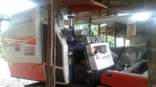 ขายรถเกี่ยวข้าว KUBOTA DC95GM รถสวยใช้งานน้อย สภาพดีพร้อมใช้งาน เอกสารพร้อมโอน ราคา550,000 สนใจโทร 090-8588220คุณนะ 093-3258446คุณบิว หรือเข้าดูสินค้าอื่นๆได้ที่ www.narong2truck.com หรือ www.truck.in.th/498 หรือเพจFacebook ณรงค์ ซื้อขายรถมือสอง (เว็บไซต์