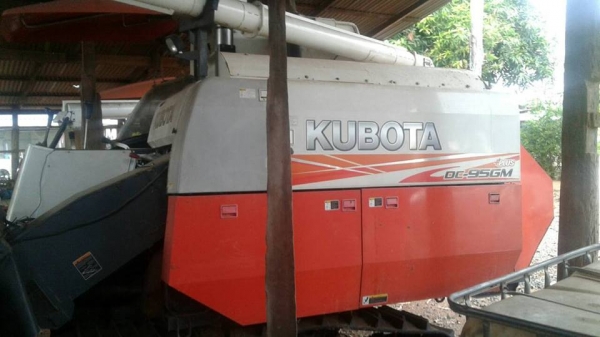 ขายรถเกี่ยวข้าว KUBOTA DC95GM รถสวยใช้งานน้อย สภาพดีพร้อมใช้งาน เอกสารพร้อมโอน ราคา550,000 สนใจโทร 090-8588220คุณนะ 093-3258446คุณบิว หรือเข้าดูสินค้าอื่นๆได้ที่ www.narong2truck.com หรือ www.truck.in.th/498 หรือเพจFacebook ณรงค์ ซื้อขายรถมือสอง (เว็บไซต์