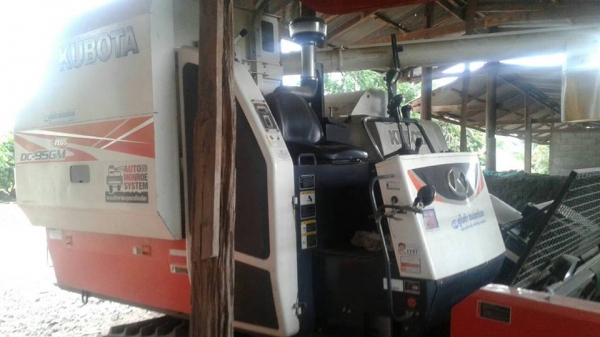 ขายรถเกี่ยวข้าว KUBOTA DC95GM รถสวยใช้งานน้อย สภาพดีพร้อมใช้งาน เอกสารพร้อมโอน ราคา550,000 สนใจโทร 090-8588220คุณนะ 093-3258446คุณบิว หรือเข้าดูสินค้าอื่นๆได้ที่ www.narong2truck.com หรือ www.truck.in.th/498 หรือเพจFacebook ณรงค์ ซื้อขายรถมือสอง (เว็บไซต์