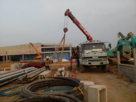 ให้เช่ารถบรรทุกติดเครน5ตัน