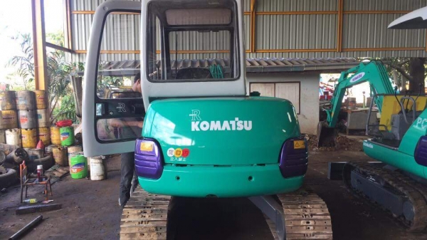 ขายรถขุด ยี่ห้อ:KOMATSU แบบ: Pc40-7 หัวเก๋ง แทรกเหล็ก ใบมีดดัน รถเก่าแท้ มีเอกสารใบอินวอย รถไม่เคยผ่านการใช้งานในไทย สนใจติดต่อ: 099-907-9273กิ๊ฟ กมลชนก, 099-907-3356ช่างบัง