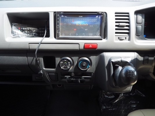 TOYOTA COMMUTER 2.5D4D MT ปี 2011