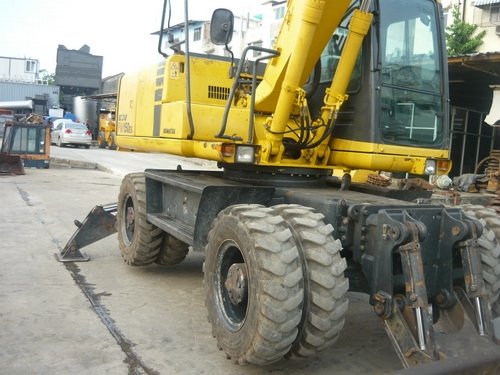 รถขุดล้อยาง Komatsu PW150-6 รถเก่านอก สภาพเดิมๆ พร้อมใช้งาน
