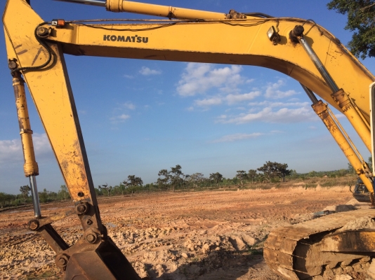 ขายkomatsu PC 200-5 ขายkomatsu PC 200-5