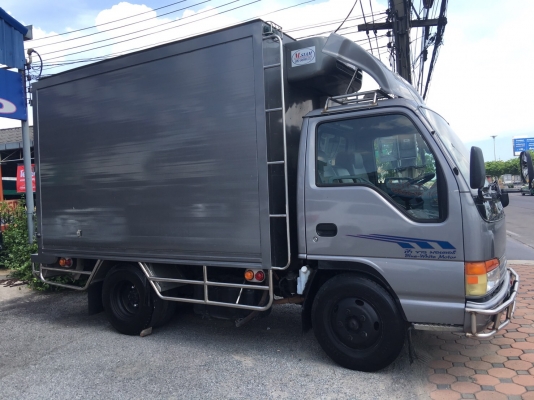 ขาย 6 ล้อ อีซูซุ ตู้เย็นยาว 3.2 ม. 130 แรง สภาพดี ตู้สวยพร้อมใช้  จัดแนนท์ได้ครับ สนใจติดต่อ 081-9420141  ,  081-5715326