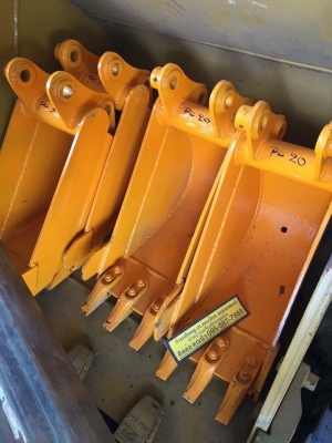 จำหน่ายแทรคเหล็กมือ 1 + บุ้งกี๊ พร้อมจำหน่ายอะไหล่รถขุด ทุกรุ่น-ทุกยี่ห้อ☎️ติดต่อ 085-5632278 นายภานุกูล (ราคาย่อมเยาว์) จำหน่ายแทรคเหล็กมือ 1 + บุ้งกี๊ พร้อมจำหน่ายอะไหล่รถขุด ทุกรุ่น-ทุกยี่ห้อ☎️ติดต่อ 085-5632278 นายภานุกูล (ราคาย่อมเยาว์)