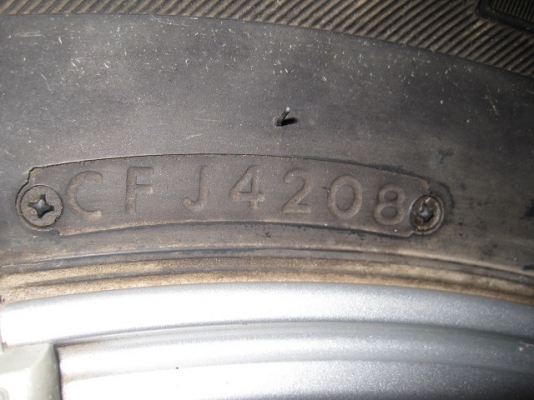 ขายล้อแม็กพร้อมยางขอบ17*6รู/265/65/ระยองราคา1100