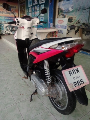 Honda Click 110i รถปี54 สีสวยๆเดิมๆ หัวฉีดประหยัดน้ำมัน พร้อมเล่มครับ