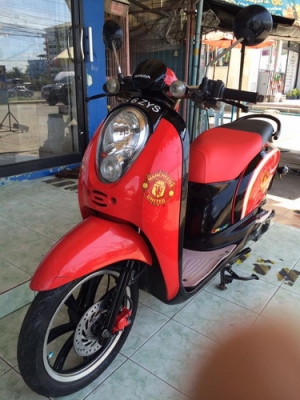 Honda Scoopy i Limited Edition ลาย Manchester United (ล้อแม็กซ์)รถสวยๆราคาถูกๆครับ
