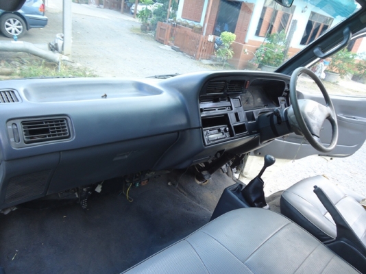 รถตู้  Toyota  เครื่องดีเซลเดิม ๆ   ประหยัด ภาษี ไม่ขาด  เอกสารพร้อมโอน  สนใจติดต่อ  089 5389447    หรือ  Line ID   0849028075 ราคา  84000 ต่อรองได้คับ