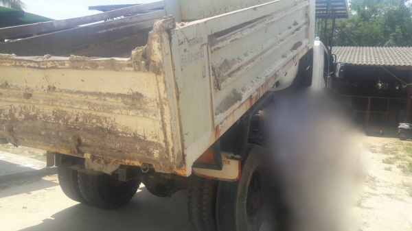 รถอีซูซุ 6 ล้อดั้ม FTR  240 แรงม้า. ปี 54. ( รถวิ่ง 13x,xxx กม. )     สนใจติดต่อ  081 - 6079515