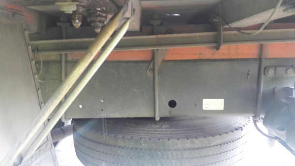 รถอีซูซุ 6 ล้อ ( รั้ว ) FTR 195 แรงม้า. ปี 47.   สนใจติดต่อ  081 - 6079515