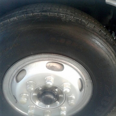 รถอีซูซุ 6 ล้อ ( รั้ว ) FTR 195 แรงม้า. ปี 47.   สนใจติดต่อ  081 - 6079515