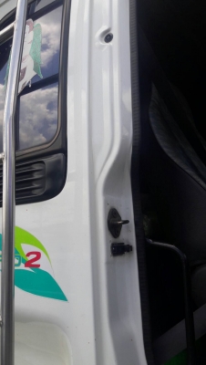 รถอีซูซุ 6 ล้อ ( รั้ว ) FTR 195 แรงม้า. ปี 47.   สนใจติดต่อ  081 - 6079515