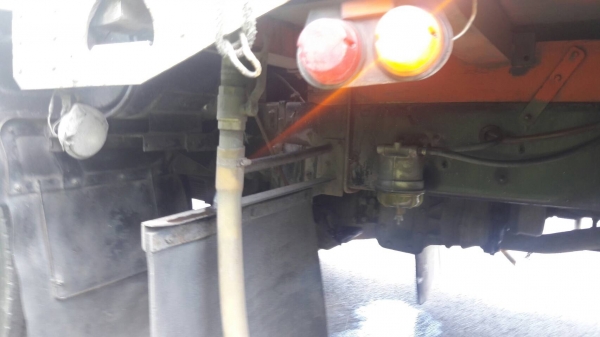 รถอีซูซุ 6 ล้อ ( รั้ว ) FTR 195 แรงม้า. ปี 47.   สนใจติดต่อ  081 - 6079515