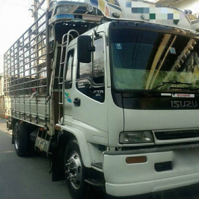 รถอีซูซุ 6 ล้อ ( รั้ว ) FTR 195 แรงม้า. ปี 47.   สนใจติดต่อ  081 - 6079515