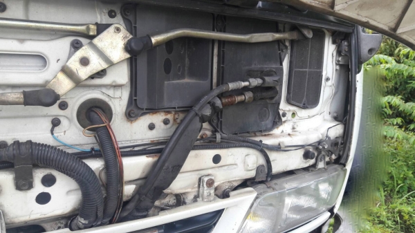 รถอีซูซุ 6 ล้อ ( รั้ว ) FTR 195 แรงม้า. ปี 47.   สนใจติดต่อ  081 - 6079515