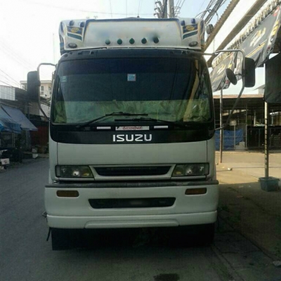 รถอีซูซุ 6 ล้อ ( รั้ว ) FTR 195 แรงม้า. ปี 47.   สนใจติดต่อ  081 - 6079515