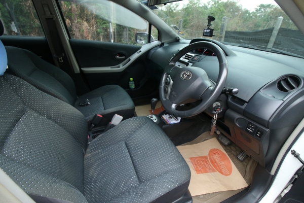 รถบ้านToyota yaris 2008 ตัว E ลิมิเต็ท รองท๊อป ครบแบบนี้ราคานี้หาไม่ได้อีกแล้วแอร์แบ็คคู่ ABS เกียร์ออโต้