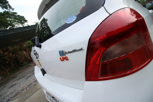 รถบ้านToyota yaris 2008 ตัว E ลิมิเต็ท รองท๊อป ครบแบบนี้ราคานี้หาไม่ได้อีกแล้วแอร์แบ็คคู่ ABS เกียร์ออโต้