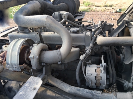 รถนิสสัน 6 ล้อ UD  220 แรงม้า. , ( ** ขาย หัว , คัชซี. ) , ( ** มี ขายมากมายๆ ให้เลือกสรร. )     สนใจติดต่อ  081 - 6079515