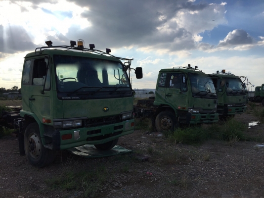 รถนิสสัน 6 ล้อ UD  220 แรงม้า. , ( ** ขาย หัว , คัชซี. ) , ( ** มี ขายมากมายๆ ให้เลือกสรร. )     สนใจติดต่อ  081 - 6079515