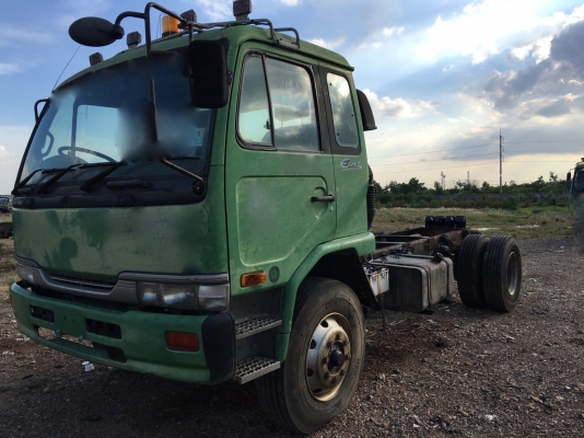 รถนิสสัน 6 ล้อ UD  220 แรงม้า. , ( ** ขาย หัว , คัชซี. ) , ( ** มี ขายมากมายๆ ให้เลือกสรร. )     สนใจติดต่อ  081 - 6079515