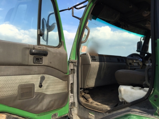 รถนิสสัน 6 ล้อ UD  220 แรงม้า. , ( ** ขาย หัว , คัชซี. ) , ( ** มี ขายมากมายๆ ให้เลือกสรร. )     สนใจติดต่อ  081 - 6079515