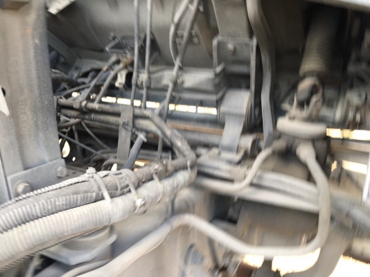 รถอีซูซุ 10 ล้อ FVM 200 แรงม้า. ปี 48. , ( ** ขาย หัว , คัชซี. ) , ( ** มี ขาย 2 หัว. )    สนใจติดต่อ  081 - 6079515