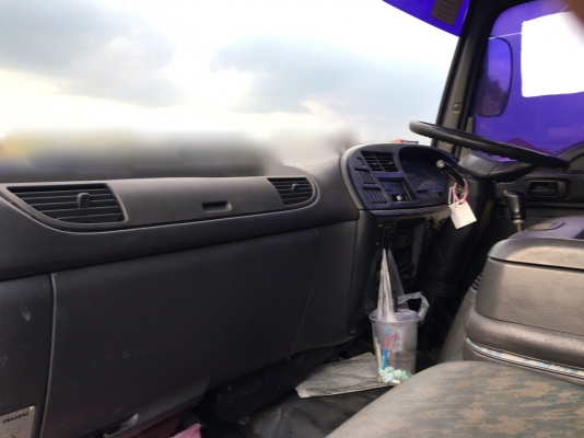 รถอีซูซุ 10 ล้อ FVM 200 แรงม้า. ปี 48. , ( ** ขาย หัว , คัชซี. ) , ( ** มี ขาย 2 หัว. )    สนใจติดต่อ  081 - 6079515