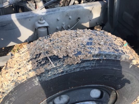 รถอีซูซุ 10 ล้อ FVM 200 แรงม้า. ปี 48. , ( ** ขาย หัว , คัชซี. ) , ( ** มี ขาย 2 หัว. )    สนใจติดต่อ  081 - 6079515