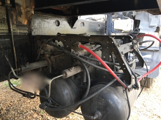 รถอีซูซุ 10 ล้อ FVM 200 แรงม้า. ปี 48. , ( ** ขาย หัว , คัชซี. ) , ( ** มี ขาย 2 หัว. )    สนใจติดต่อ  081 - 6079515