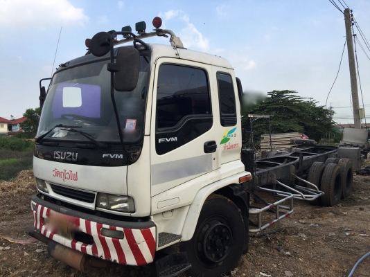 รถอีซูซุ 10 ล้อ FVM 200 แรงม้า. ปี 48. , ( ** ขาย หัว , คัชซี. ) , ( ** มี ขาย 2 หัว. )    สนใจติดต่อ  081 - 6079515