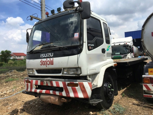 รถอีซูซุ 10 ล้อ FVM 200 แรงม้า. ปี 48. , ( ** ขาย หัว , คัชซี. ) , ( ** มี ขาย 2 หัว. )    สนใจติดต่อ  081 - 6079515