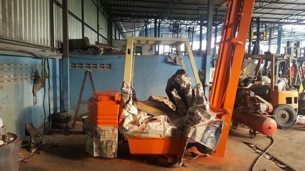 มองหารถโฟล์คลิฟท์งาเทฮิ้งค์ นึกถึงพีทีเอ ชลบุรี081-8342060 มองหารถโฟล์คลิฟท์งาเทฮิ้งค์ นึกถึงพีทีเอ ชลบุรี081-8342060