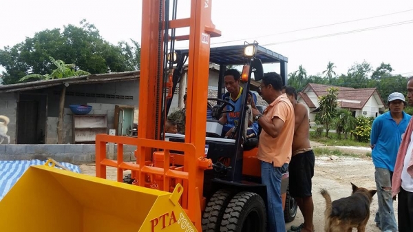 มองหารถโฟล์คลิฟท์งาเทฮิ้งค์ นึกถึงพีทีเอ ชลบุรี081-8342060 มองหารถโฟล์คลิฟท์งาเทฮิ้งค์ นึกถึงพีทีเอ ชลบุรี081-8342060