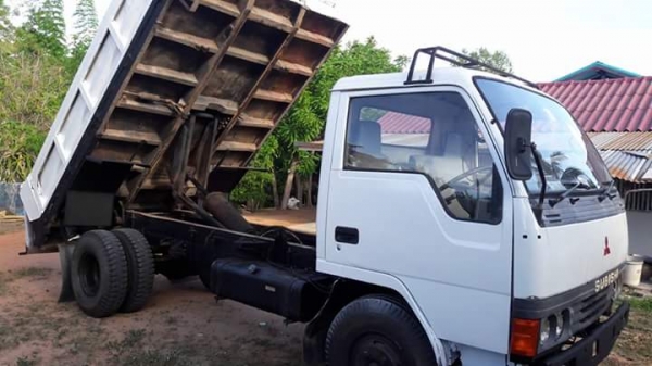 ด่วน!!ลดราคา ขายรถบรรทุก 6 ล้อดั๊ม มิตซูบิชิ แคนเตอร์ 5คิว ด่วน!!ลดราคา ขายรถบรรทุก 6 ล้อดั๊ม มิตซูบิชิ แคนเตอร์ 5คิว