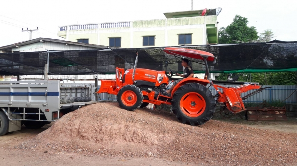 ปัญญาแทรคเตอร์..จัดมาให้ครับ ด่วน!!!คูโบต้า L4708 พร้อมใบมีดคานล่างพร้อมโรตาลี่ตราช้าง182 เล่มทะเบียนพร้อม จัดส่ง อ.หนองฉาง จ.อุทัยธานี