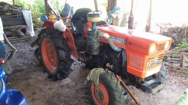 ขาย 75,000 บาท รถไถคูโบต้า L-2201GDT 4WD.เพลาย้อย อุปกรณ์ 3ชิ้น สภาพดีพร้อมใช้งาน